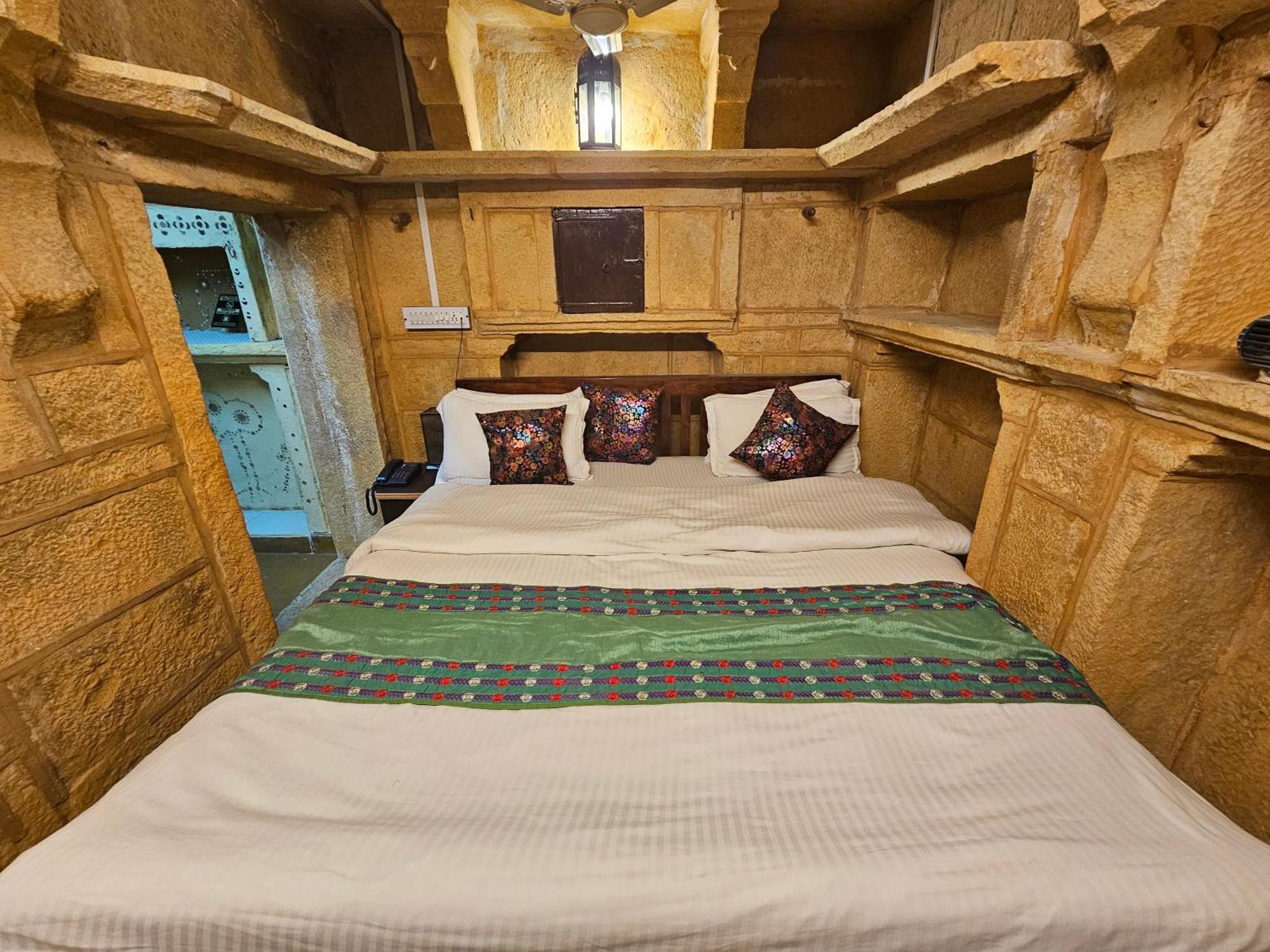 Desert Haveli Guest House ไจซัลเมอร์ ห้อง รูปภาพ