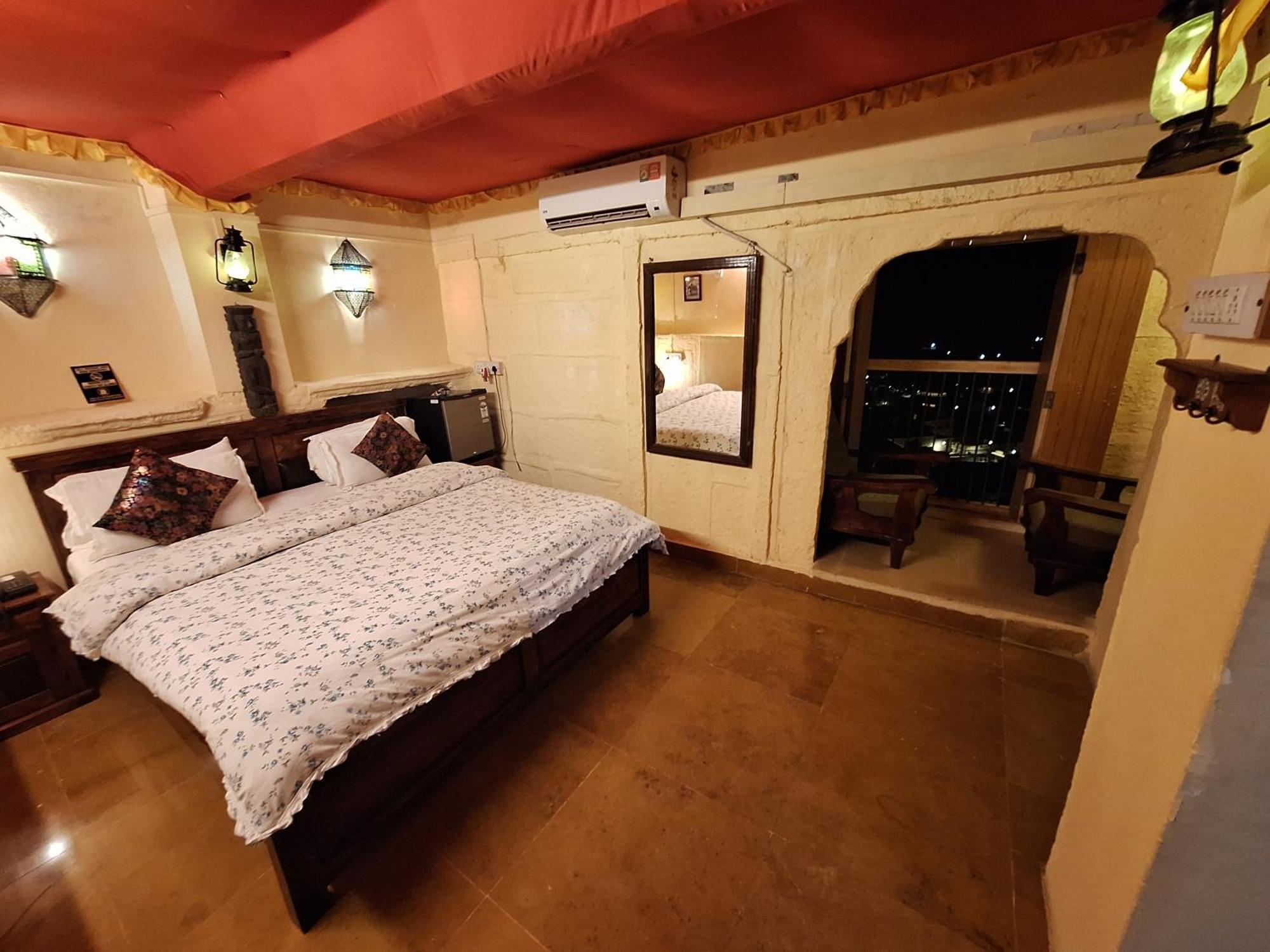 Desert Haveli Guest House ไจซัลเมอร์ ภายนอก รูปภาพ