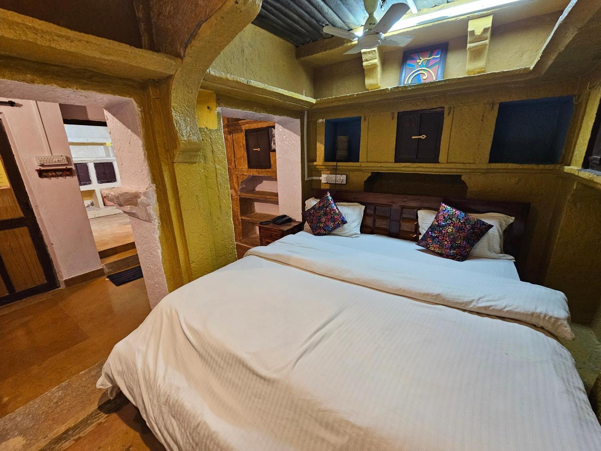 Desert Haveli Guest House ไจซัลเมอร์ ห้อง รูปภาพ