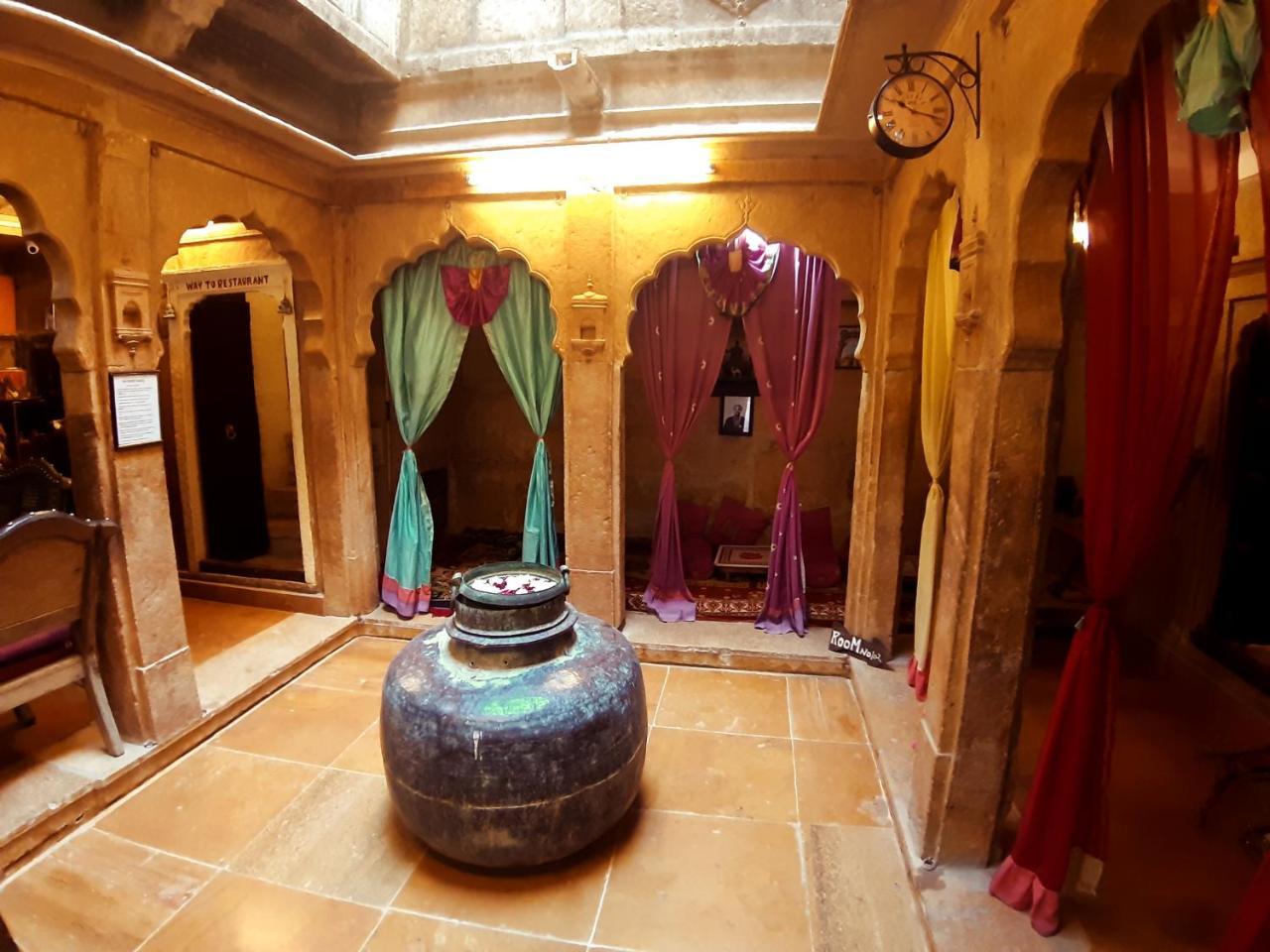 Desert Haveli Guest House ไจซัลเมอร์ ภายนอก รูปภาพ